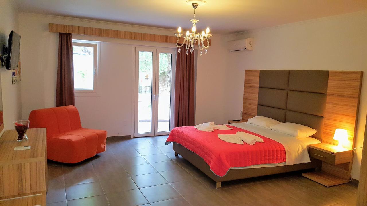 Oasis Exclusive Aparthotel Parga Ngoại thất bức ảnh